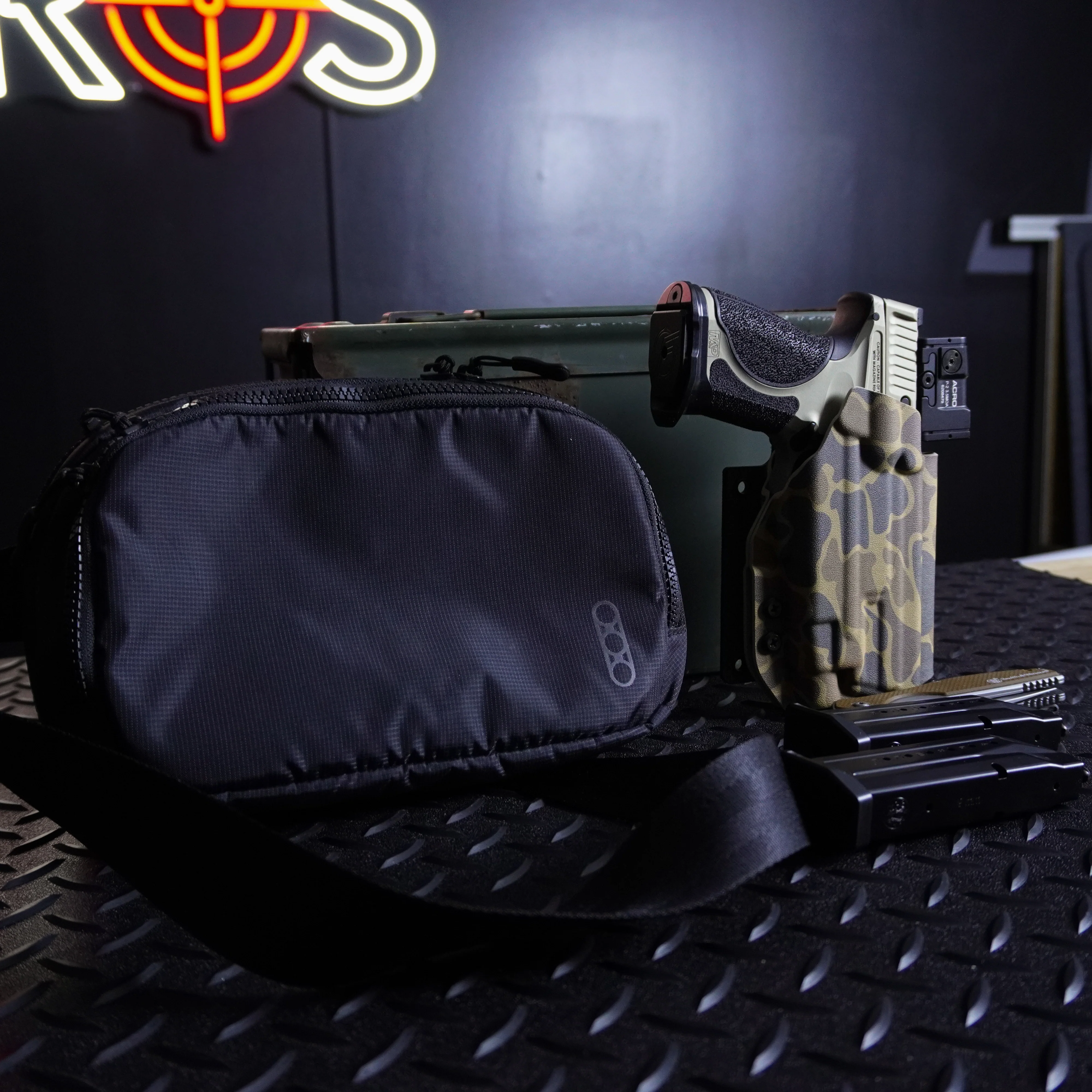 4BROS Hook & Loop Holster Mount for Backpacks & Sling Bags - Image 7